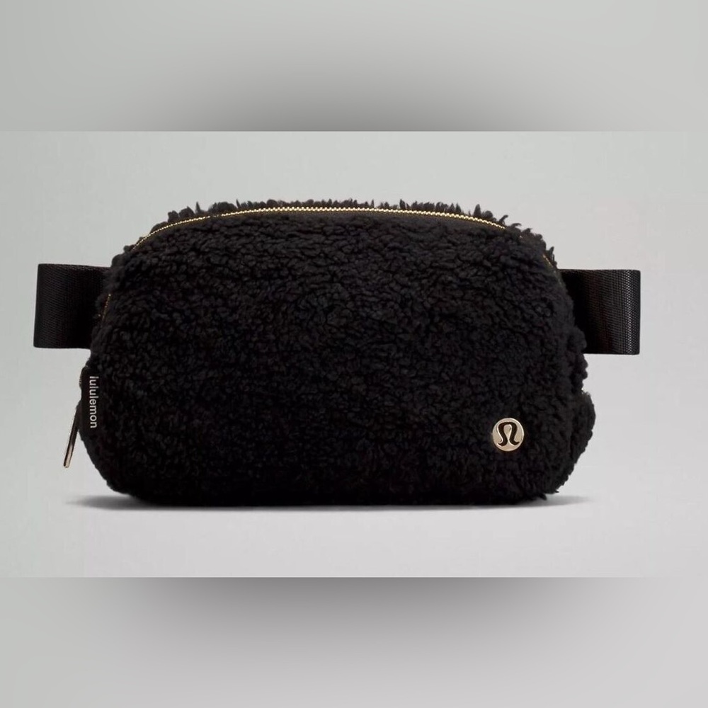 NWT lululemon Everywhere Fleece Belt Bag
